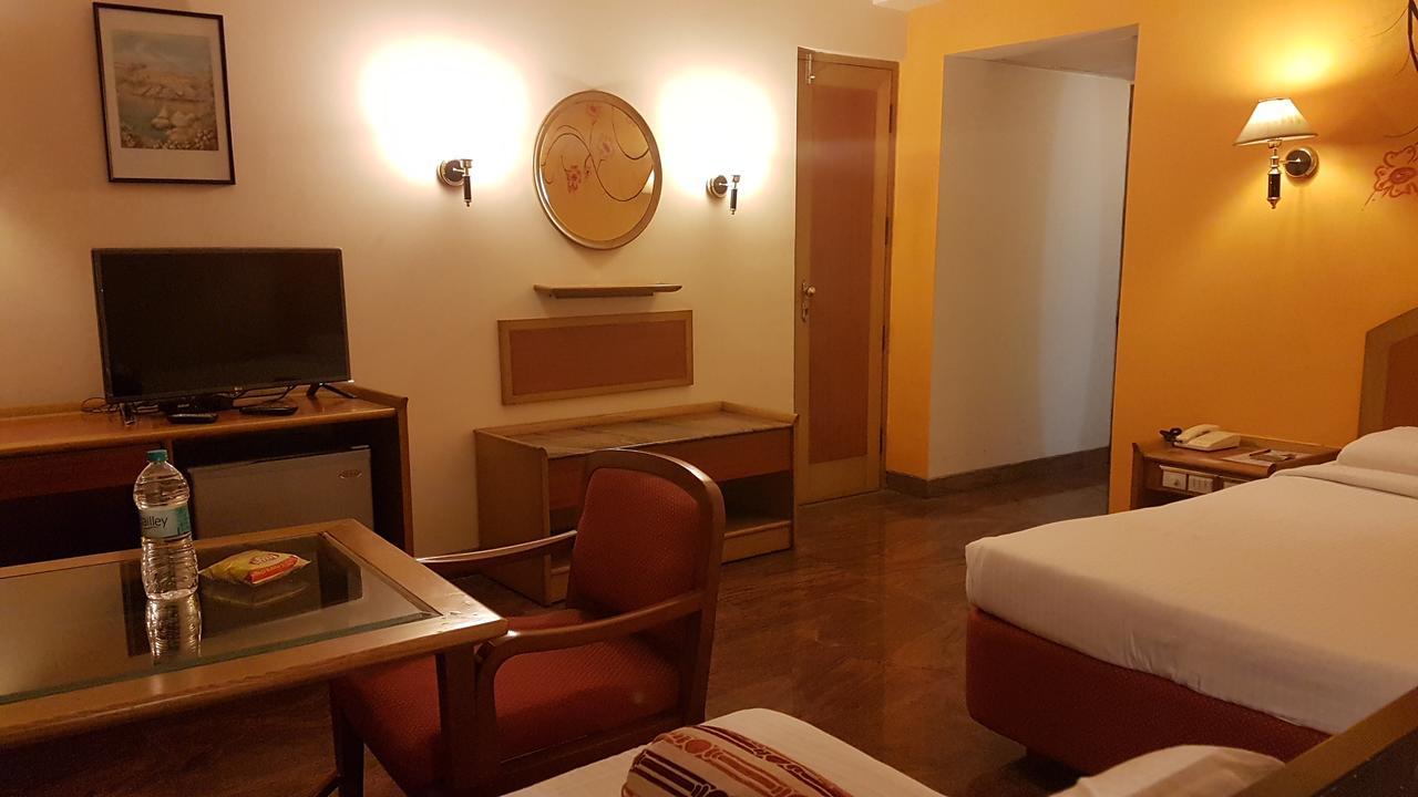 Kamat Lingapur Hotel Hyderabad Ngoại thất bức ảnh