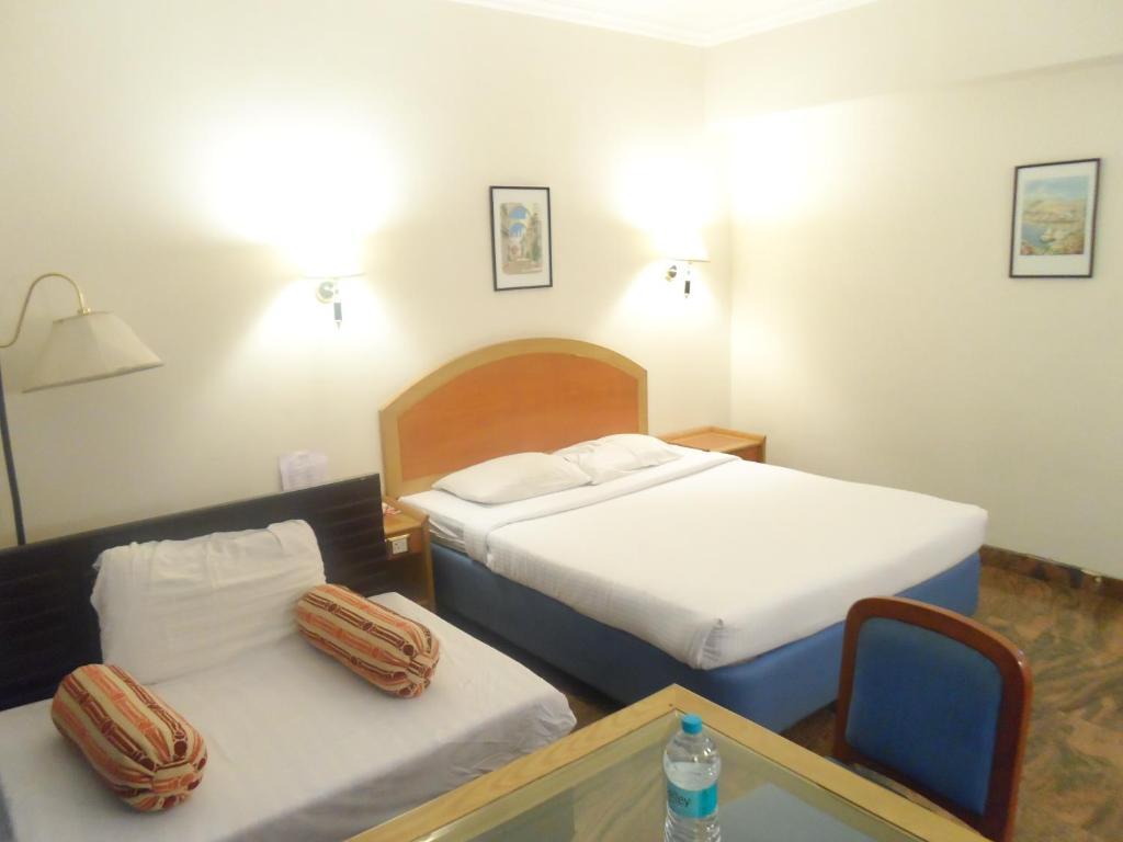 Kamat Lingapur Hotel Hyderabad Ngoại thất bức ảnh