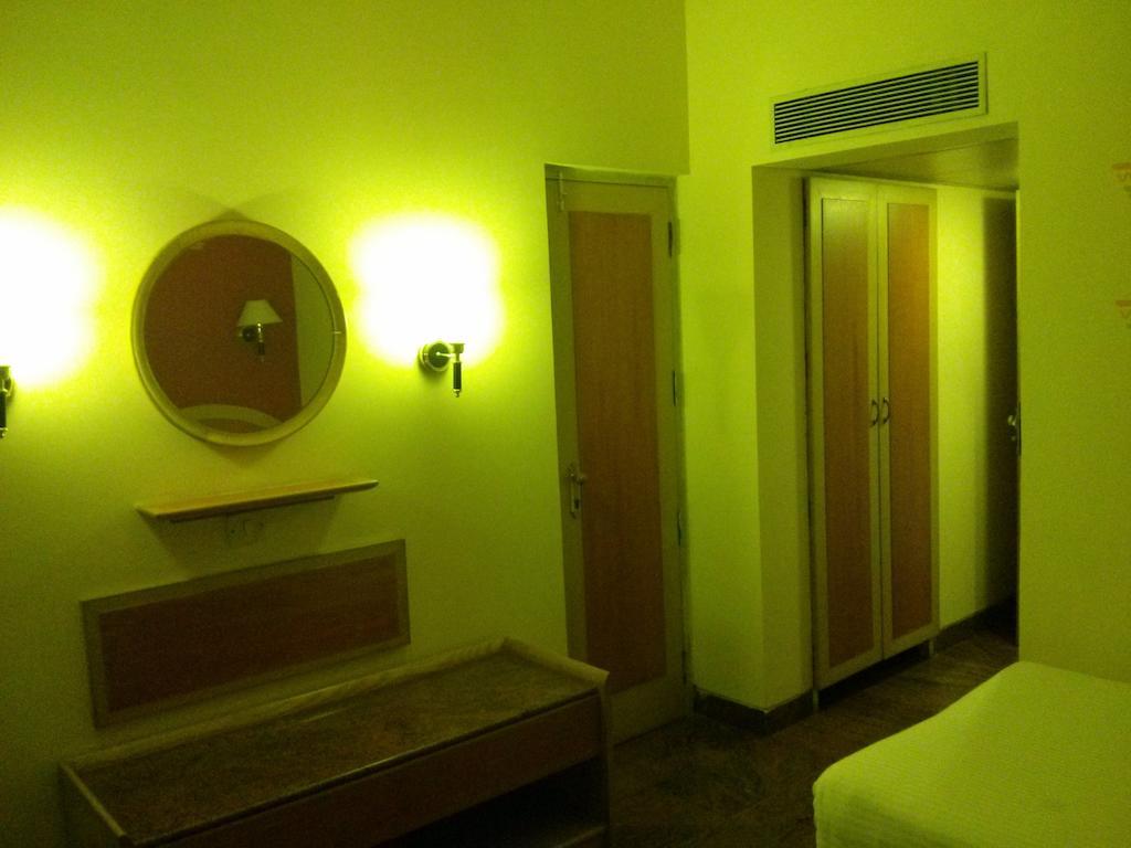 Kamat Lingapur Hotel Hyderabad Ngoại thất bức ảnh